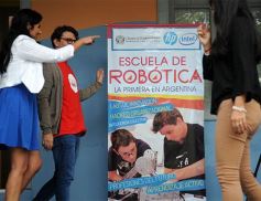 Foto de la galería: Referente en innovación educativa visitó la Escuela de Robótica de Misiones