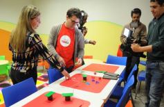 Foto de la galería: Referente en innovación educativa visitó la Escuela de Robótica de Misiones