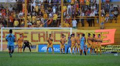 Foto de la galería: Crucero empató con Brown de Adrogué y se quedó sin DT