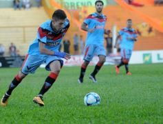 Foto de la galería: Crucero empató con Brown de Adrogué y se quedó sin DT