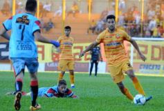 Foto de la galería: Crucero empató con Brown de Adrogué y se quedó sin DT