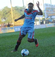 Foto de la galería: Crucero empató con Brown de Adrogué y se quedó sin DT