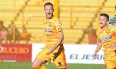 Foto de la galería: Crucero empató con Brown de Adrogué y se quedó sin DT