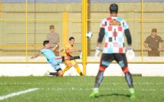 Foto de la galería: Crucero empató con Brown de Adrogué y se quedó sin DT