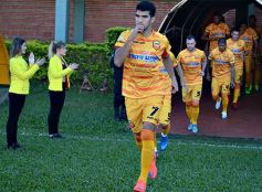 Foto de la galería: Crucero empató con Brown de Adrogué y se quedó sin DT