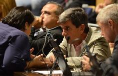 Foto de la galería: Postales de una la sesión de la Legislatura misionera del 11 de mayo