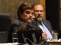 Foto de la galería: Postales de una la sesión de la Legislatura misionera del 11 de mayo