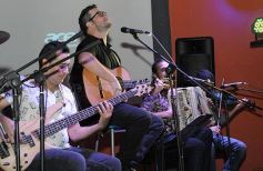 Foto de la galería: Fabián Meza presentó su nuevo material en la Peña Tacuarí