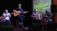 Foto de la galería: Fabián Meza presentó su nuevo material en la Peña Tacuarí