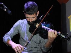 Foto de la galería: Fabián Meza presentó su nuevo material en la Peña Tacuarí