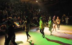 Foto de la galería: Talentitos B puso en escena la adaptación de la Leyenda del picaflor