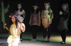 Foto de la galería: Talentitos B puso en escena la adaptación de la Leyenda del picaflor