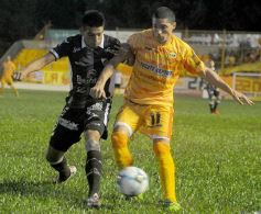 Foto de la galería: Lo que dejó el empate del Colectivero bajo la lluvia
