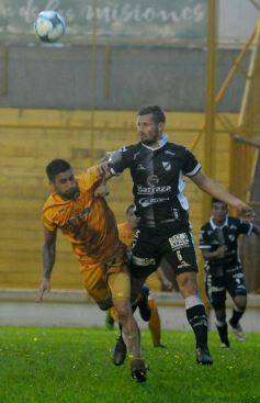 Foto de la galería: Lo que dejó el empate del Colectivero bajo la lluvia