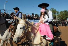 Foto de la galería: 20 de Junio en Candelaria: Passalacqua y Esteban Bullrich abogaron por la unidad de la Nación