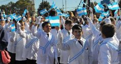 Foto de la galería: 20 de Junio en Candelaria: Passalacqua y Esteban Bullrich abogaron por la unidad de la Nación