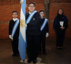 Foto de la galería: Los chicos de 4to. del Colegio del Carmen y un momento inolvidable: el juramento a la bandera