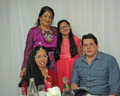 Foto de la galería: Gran fiesta de cumple de Lucy Gaona en el club Sarmiento