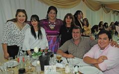 Foto de la galería: Gran fiesta de cumple de Lucy Gaona en el club Sarmiento