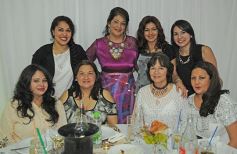 Foto de la galería: Gran fiesta de cumple de Lucy Gaona en el club Sarmiento