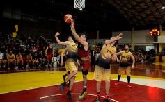 Foto de la galería: Con estadio lleno, Tokio se quedó con el primer partido de la final de la Liga provincial
