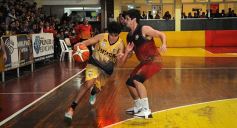 Foto de la galería: Con estadio lleno, Tokio se quedó con el primer partido de la final de la Liga provincial