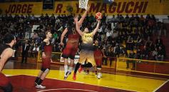 Foto de la galería: Con estadio lleno, Tokio se quedó con el primer partido de la final de la Liga provincial