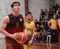 Foto de la galería: Con estadio lleno, Tokio se quedó con el primer partido de la final de la Liga provincial