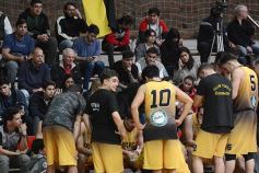 Foto de la galería: Con estadio lleno, Tokio se quedó con el primer partido de la final de la Liga provincial