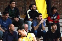 Foto de la galería: Con estadio lleno, Tokio se quedó con el primer partido de la final de la Liga provincial