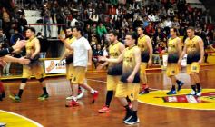Foto de la galería: Con estadio lleno, Tokio se quedó con el primer partido de la final de la Liga provincial