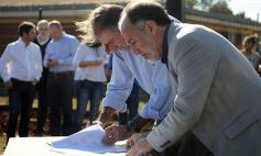 Foto de la galería: La EBY instala la primera antena para conectar wifi en el barrio A 4