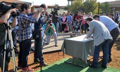 Foto de la galería: La EBY instala la primera antena para conectar wifi en el barrio A 4