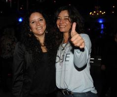 Foto de la galería: Día del Amigo en Salones Alvear: música, reencuentro y la mejor onda