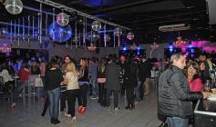 Foto de la galería: Día del Amigo en Salones Alvear: música, reencuentro y la mejor onda