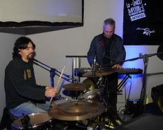 Foto de la galería: Día del Amigo en Salones Alvear: música, reencuentro y la mejor onda