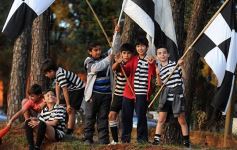 Foto de la galería: Los hinchas de Capri en las buenas y en las malas siempre alentando al azurro