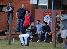 Foto de la galería: Los hinchas de Capri en las buenas y en las malas siempre alentando al azurro