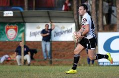 Foto de la galería: Los hinchas de Capri en las buenas y en las malas siempre alentando al azurro