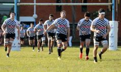 Foto de la galería: Los hinchas de Capri en las buenas y en las malas siempre alentando al azurro