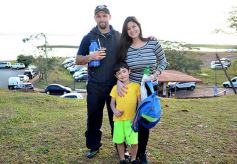 Foto de la galería: Los hinchas de Capri en las buenas y en las malas siempre alentando al azurro