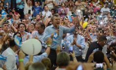 Foto de la galería: Macri visitó Posadas y brindó un fuerte apoyo a los candidatos misioneros por el frente Cambiemos