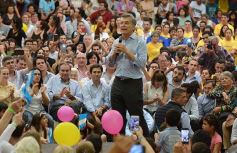 Foto de la galería: Macri visitó Posadas y brindó un fuerte apoyo a los candidatos misioneros por el frente Cambiemos