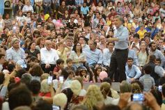 Foto de la galería: Macri visitó Posadas y brindó un fuerte apoyo a los candidatos misioneros por el frente Cambiemos