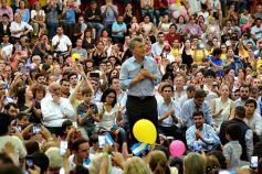 Foto de la galería: Macri visitó Posadas y brindó un fuerte apoyo a los candidatos misioneros por el frente Cambiemos