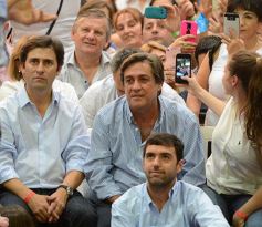 Foto de la galería: Macri visitó Posadas y brindó un fuerte apoyo a los candidatos misioneros por el frente Cambiemos