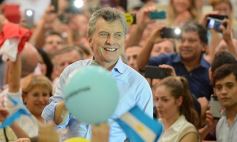 Foto de la galería: Macri visitó Posadas y brindó un fuerte apoyo a los candidatos misioneros por el frente Cambiemos