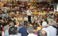 Foto de la galería: Macri visitó Posadas y brindó un fuerte apoyo a los candidatos misioneros por el frente Cambiemos
