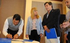 Foto de la galería: La Nación entregó más de 15 millones de pesos para financiar proyectos en 17 municipios de Misiones