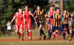 Foto de la galería: Una victoria para los amigos de Huracán